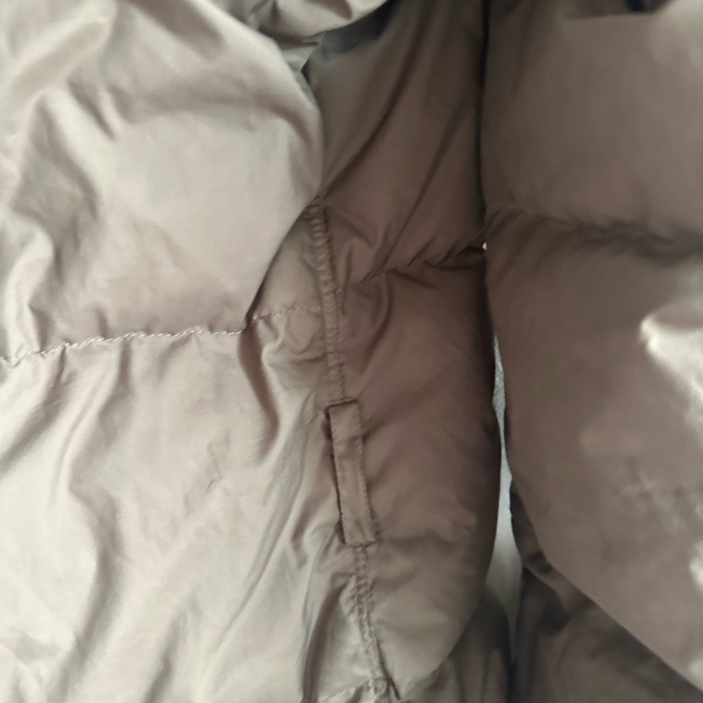 Burberry women’s puffer jacket size M - Picture 7 of 9